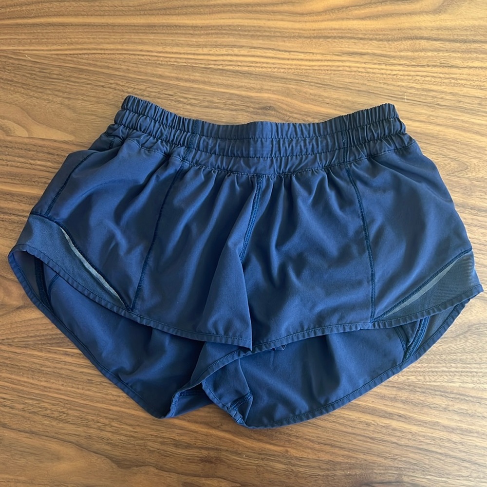 Lululemon Hotty Hot Short 2.5 inch Size 4 Navy